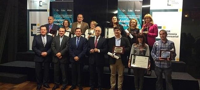 Grupo-de-premiados-con-el-premio-excelencia-empresarial